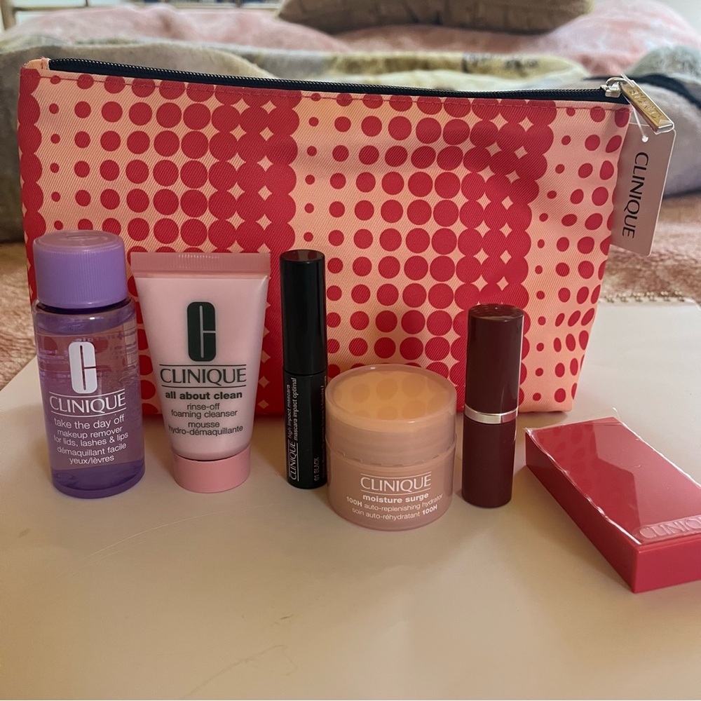 Clinique Lipstick and Skincare Set with Make Up Bag